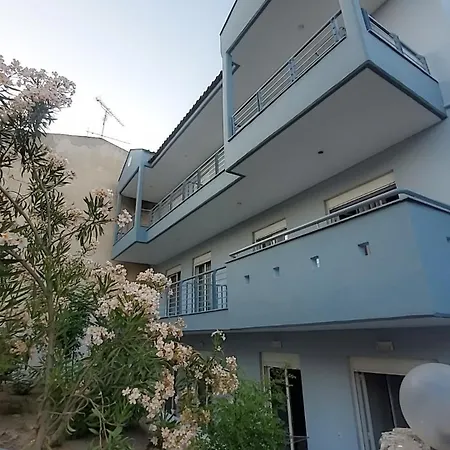 Blue Sky Apartment